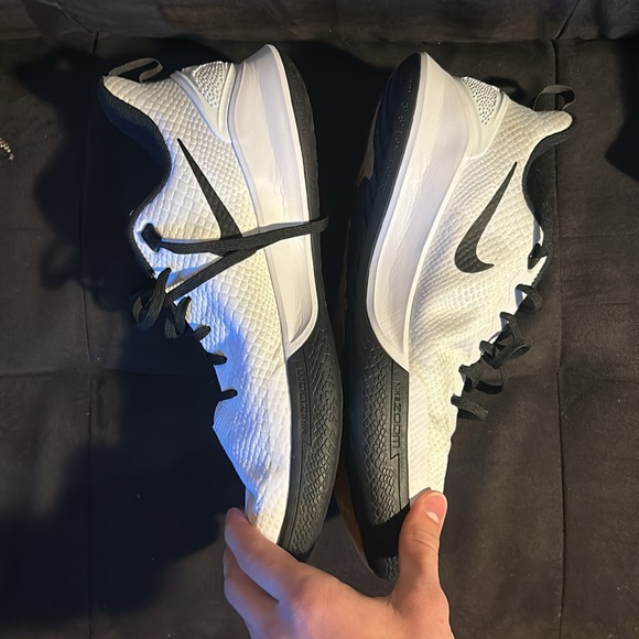 Kobe’s - Picture 3 of 5